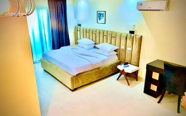 Slavan Suites & Apartments