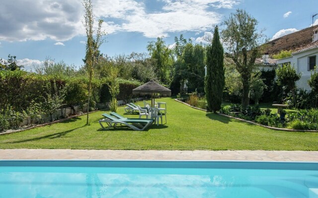 Rustic Cottage in El Padul Only 20 Minutes From the City Centre