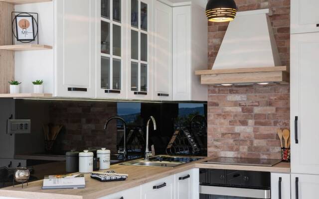 Beautiful Home in Kastel Sucurac With 3 Bedrooms, Wifi and Outdoor Swimming Pool
