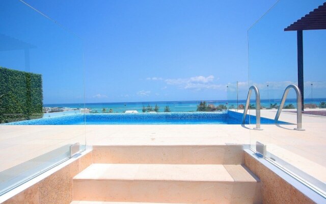 MENESSE Beach Apartments