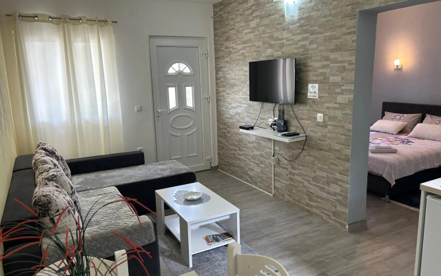 Green Field Apartments