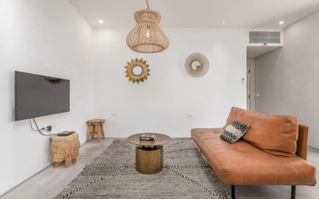 Trendy apartment next to Levinsky market