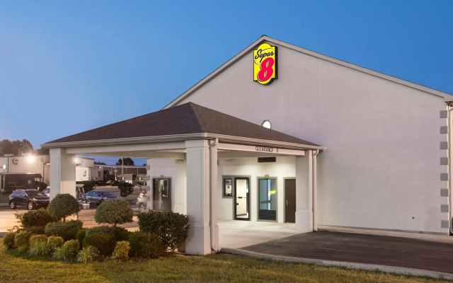 Super 8 by Wyndham Booneville