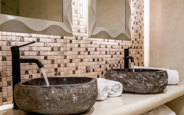 Marvarit Suites