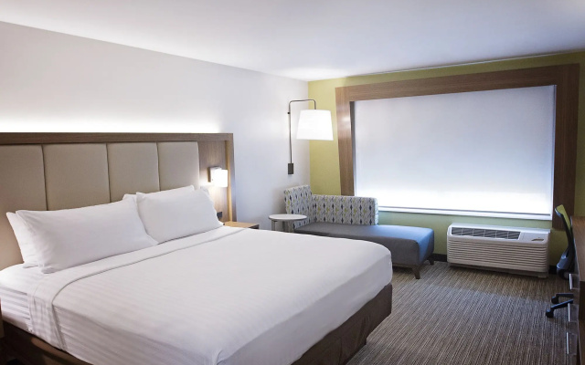 Holiday Inn Express & Suites Greenwood Mall by IHG