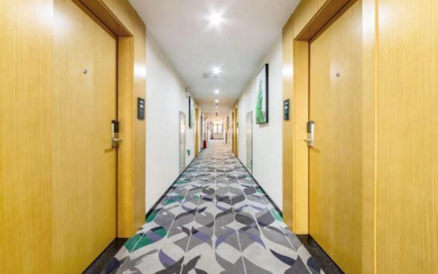 Xi'an S Hotel (Dongfang High-speed Railway Station Branch)