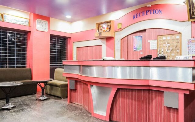 Spot on 49517 Hotel Hoysala Deluxe Lodging