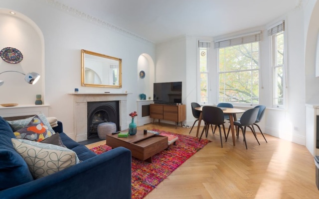 Beautiful Hampstead Home RH6