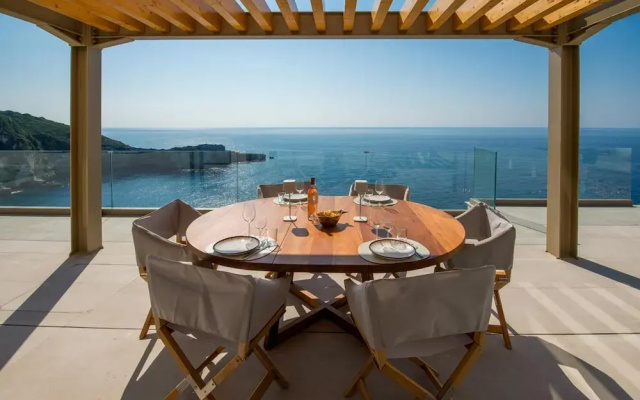 Seawhisper Villa in Paxi