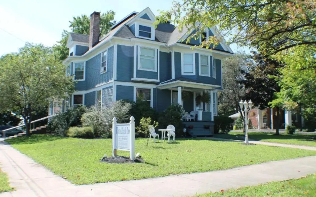 The White Birch Inn & Annex