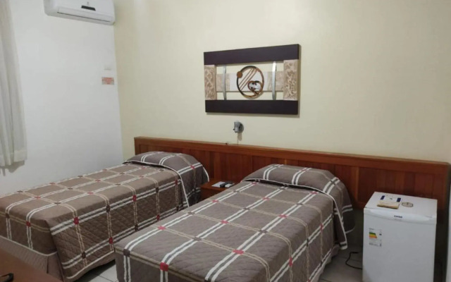 Foz Presidente Economic Hotel