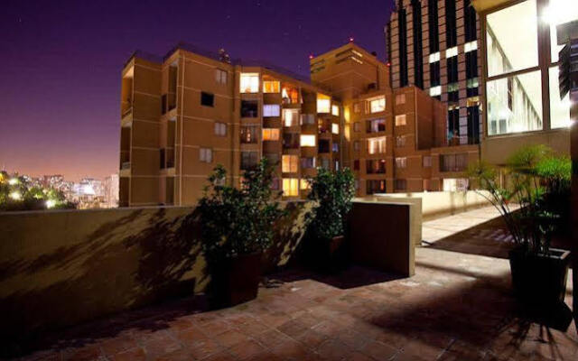 Plaza Suites Apartments