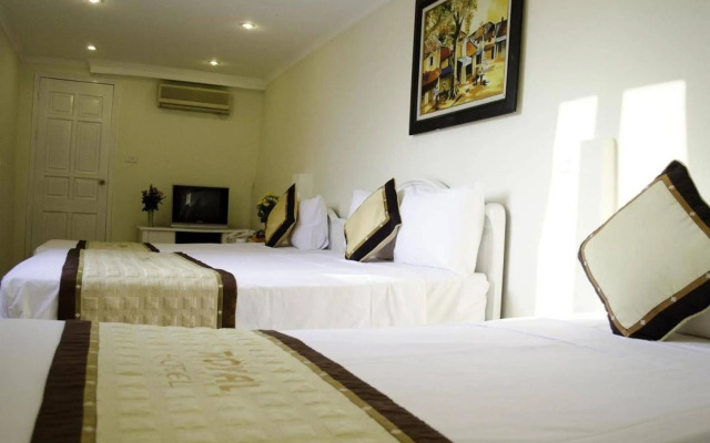 Blue Moon Hotel