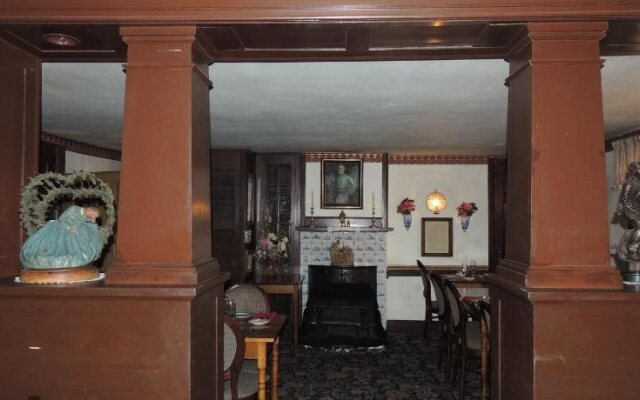 Historic Farnsworth House Inn