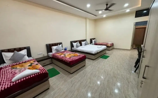 Goroomgo Akay guest house Varanasi