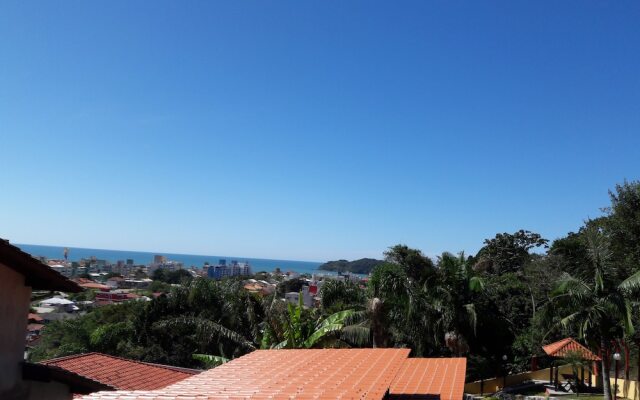Residencial Vista Bela - Rua Tainha 525 Centro Bombinhas SC - Acesso a 4 Ilhas