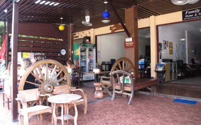 Family Boutique Home & Travel