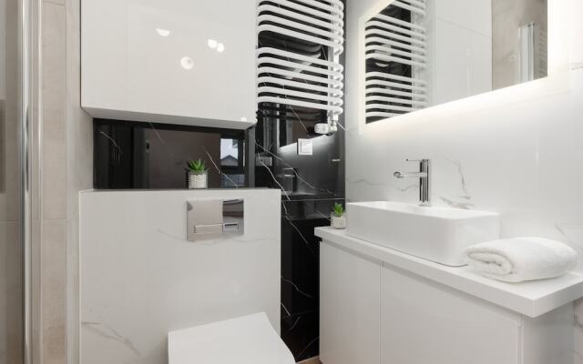 Dark Green Apartment by Renters