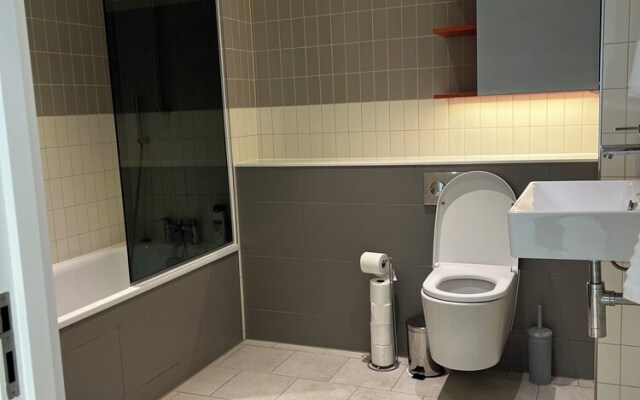 Delightfully Spacious Bright 2bedroom