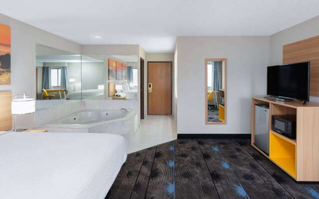 Days Inn by Wyndham Wooster