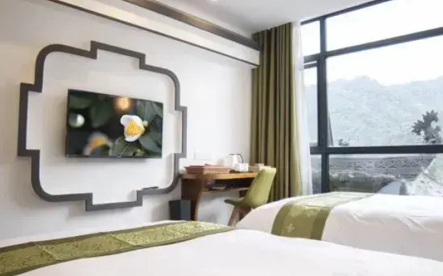 Selenium-themed Inn In West Huangshan City