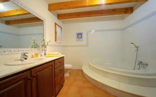 Attractive Villa Pera