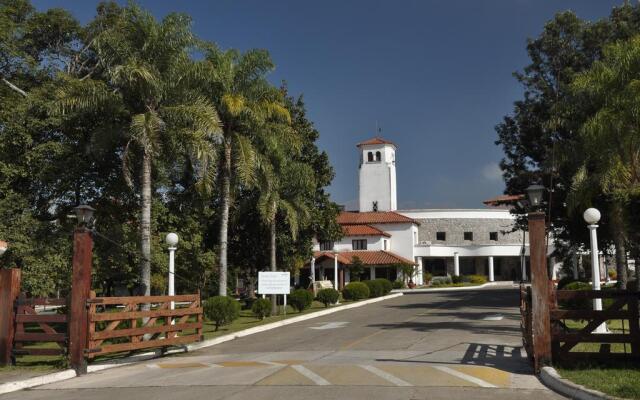 Altos de la Viña, Wine Hotel & Spa