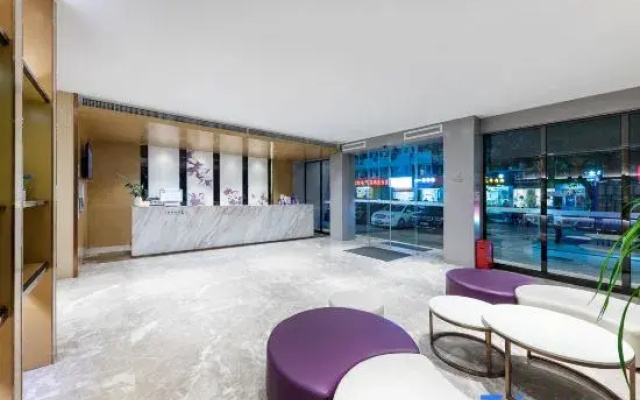 Lavande Hotels（Shenzhen Fanshen Metro Station&Wanda Plaza ）