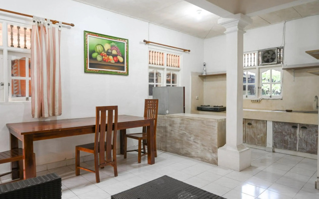 OYO 4003 Ceria Guesthouse SeminyakNearSeminyak Beach