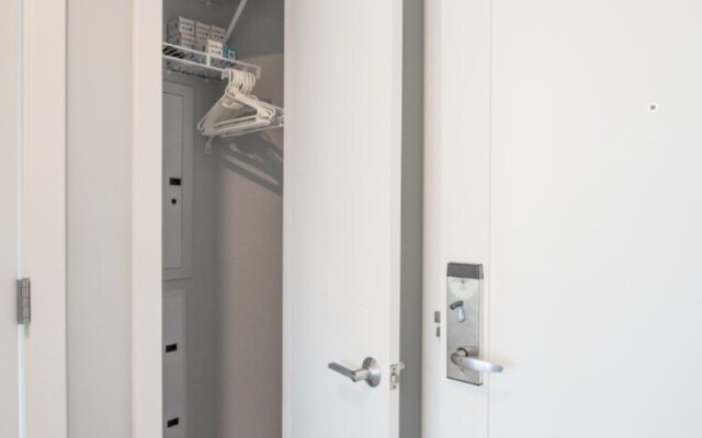 Global Luxury Suites at Woodmont Triangle South