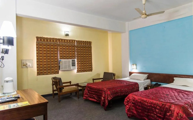 Gautam Hotel