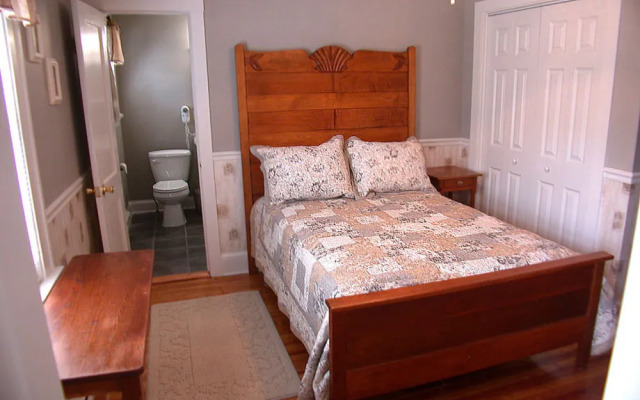 Mountaintop Lodge at Lake Naomi