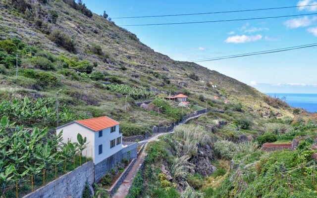 Casa Calhau da Lapa a Home in Madeira