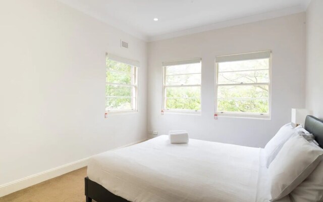 2 Bedroom Home in Kirribilli With a Great View