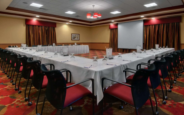 Hilton Garden Inn Milwaukee Airport