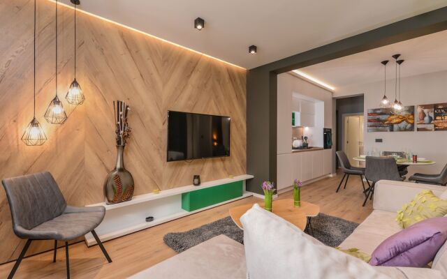 FM Premium Luxury 2-BDR Apartment - Lux and Style