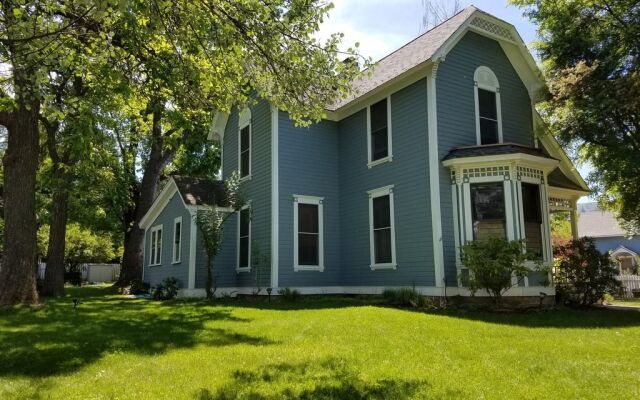 Pelton Vacation Rental