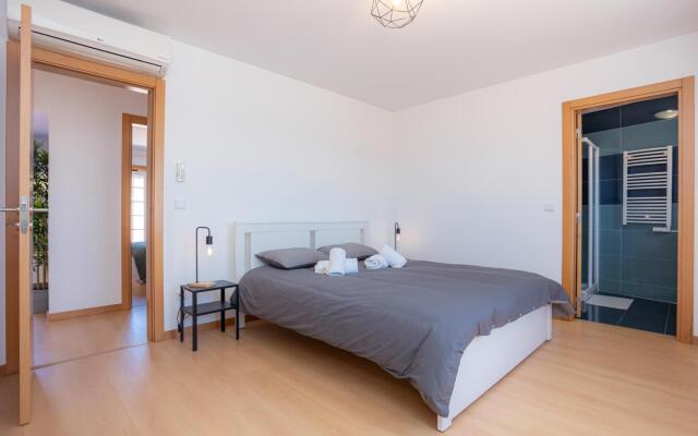 Terrace Bairro Novo by Rent4all