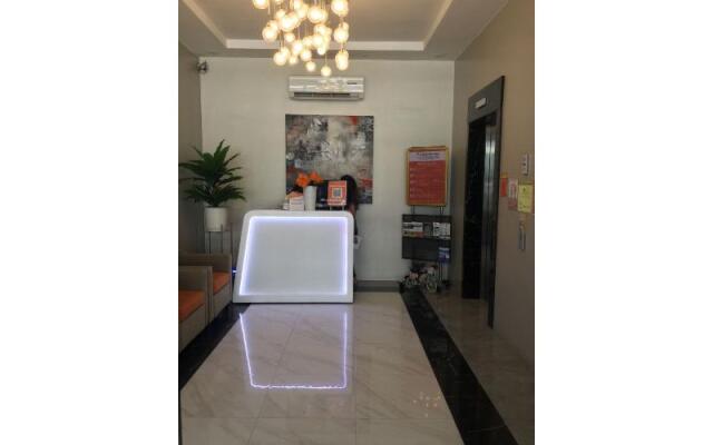 Capital O 804 The Residences at Bonifacio Civic Center