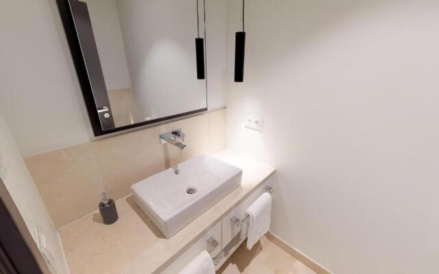 White Pearl Apartment 0.04