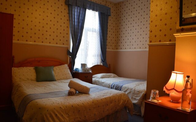 Holm Lea Hotel