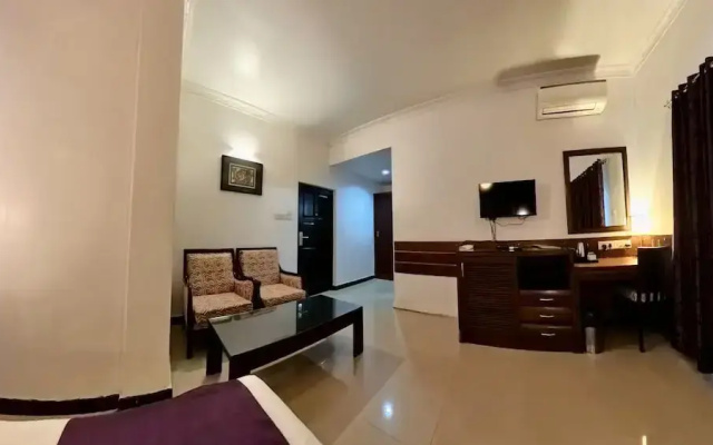 Silver Sands Hide Away
