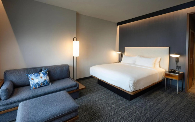 Courtyard by Marriott Charlotte Waverly