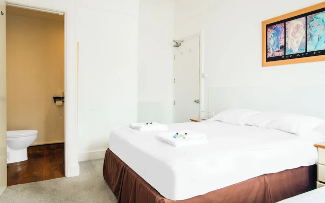 OYO The Lodge Bournemouth