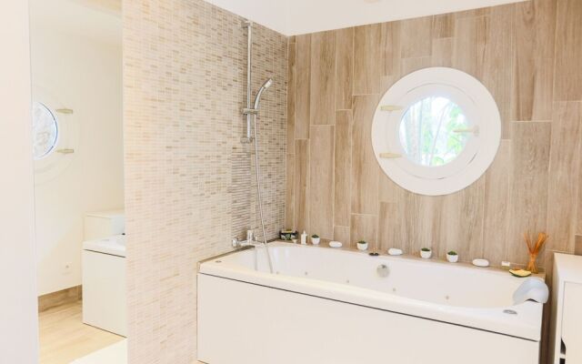 Monaco Vista VI4202 by Riviera Holiday H