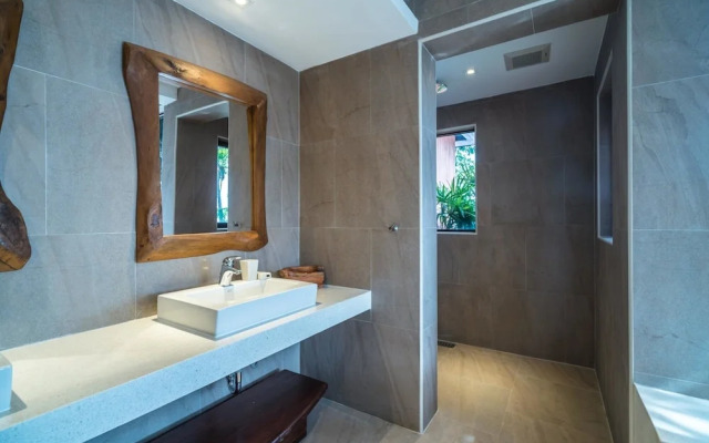 Nam Bo Villa by Lofty - Oceanfront Private Pool Villa With Maid and Cook