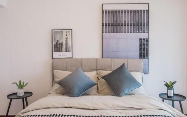 Xi'an Yanta·Xiaozhai· Locals Apartment 00135890