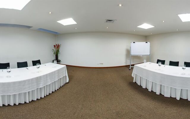 Richmond Suites Hotel