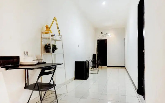 OYO 90438 Mampang 34 Residence