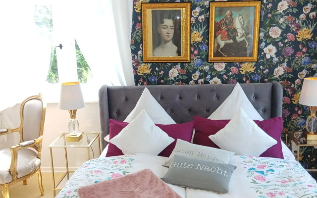 VILLA FREIA Dresden & Großer Garten Wohlfühlfactory by Freia